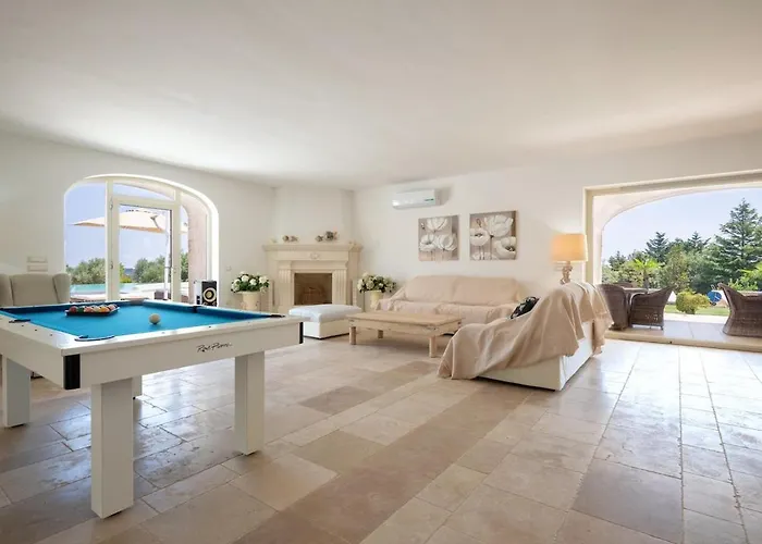 Cavaliere Вилла Мартина-Франка